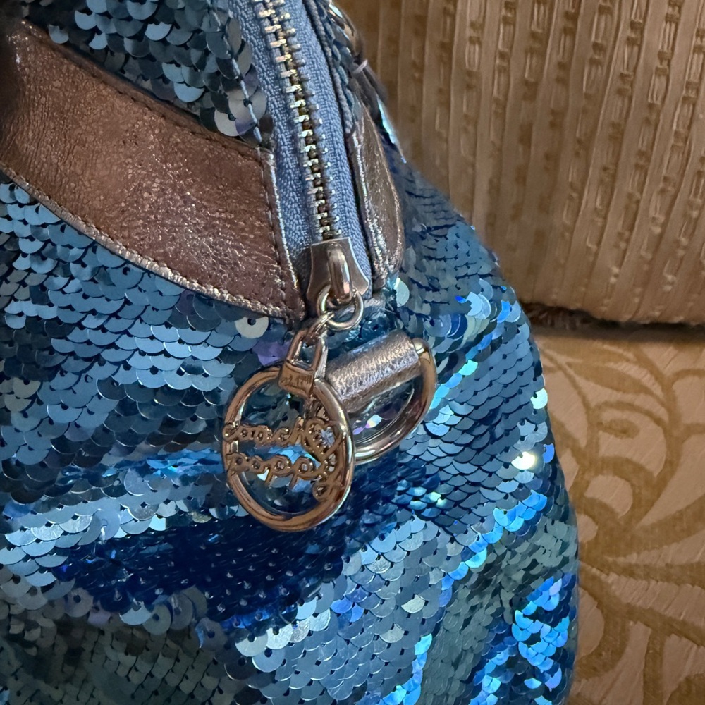 Limited Edition Coach Poppy Sequin Bag Turquoise Silver no Strap preowned - Picture 6 of 16